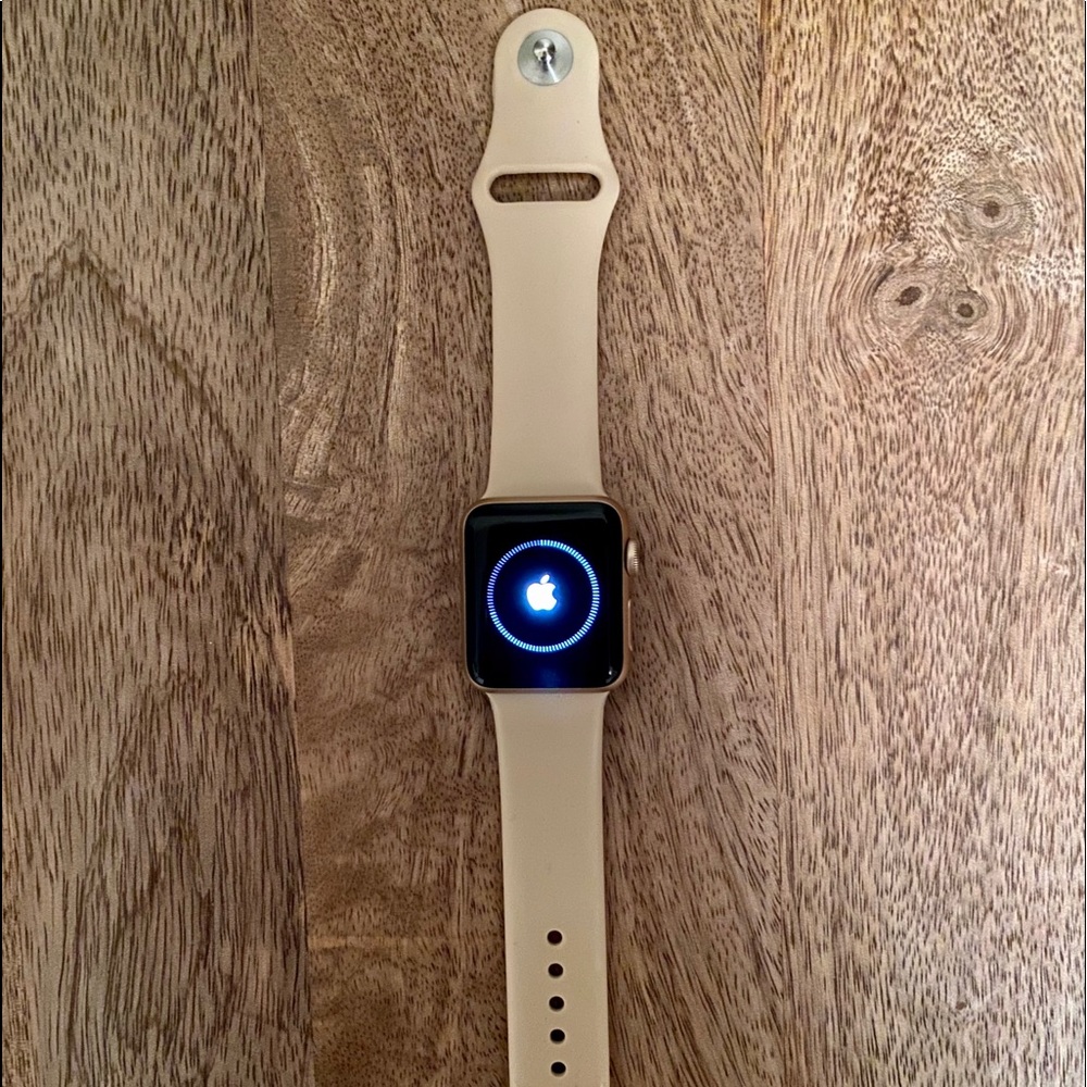 Series 3 Apple Watch (rose gold)
